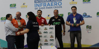Sandro Laina, presidente da CBDV no Grand Prix Internacional Infraero de Judô para cegos.