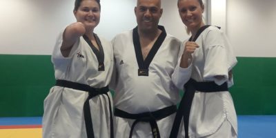Atletas paralimpicas de Parataekwondo e o tecnico